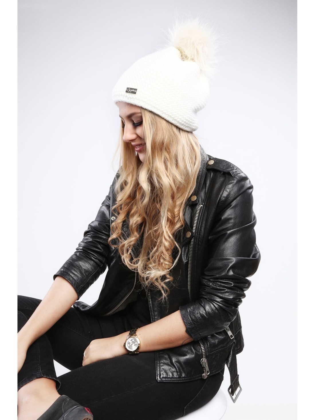 Cream women\'s winter hat C2 - Online store - Boutique